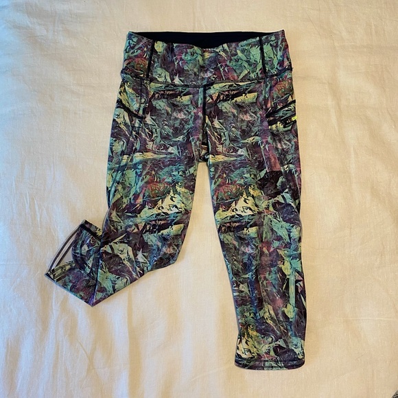 Lululemon Top Speed Crop - Picture 2 of 8